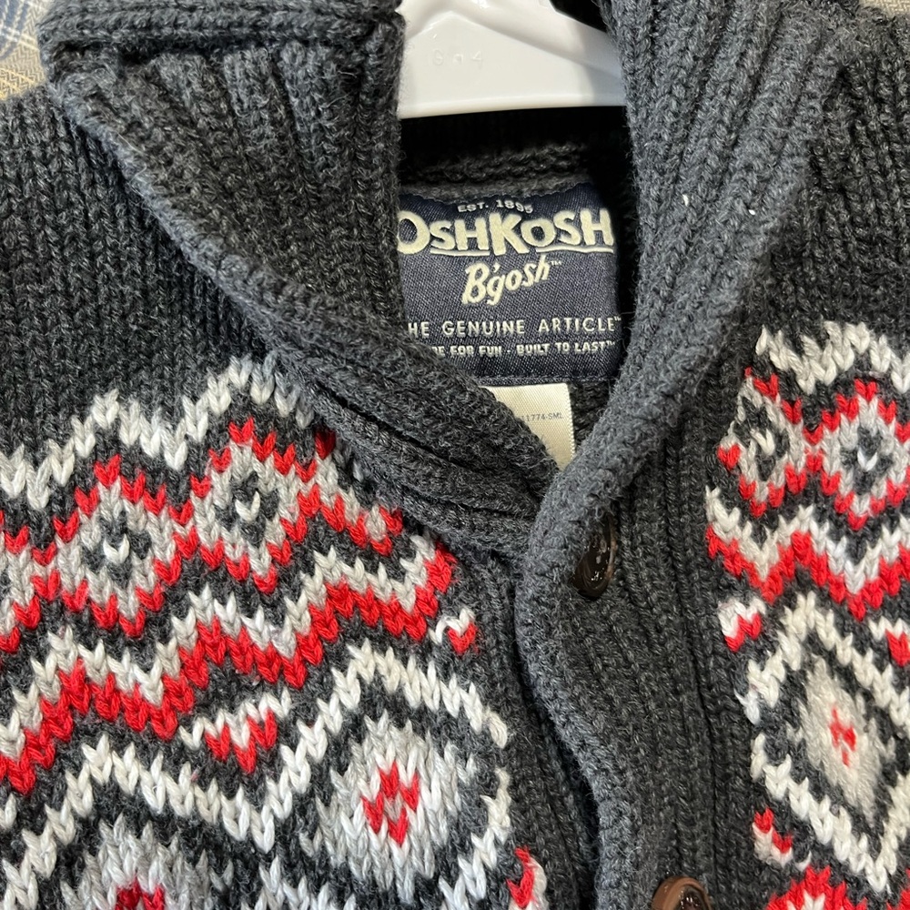 OshKosh B’gosh Boy’s Nordic Size 2T Red and Gray Cardigan Button Up Sweater - Picture 6 of 7